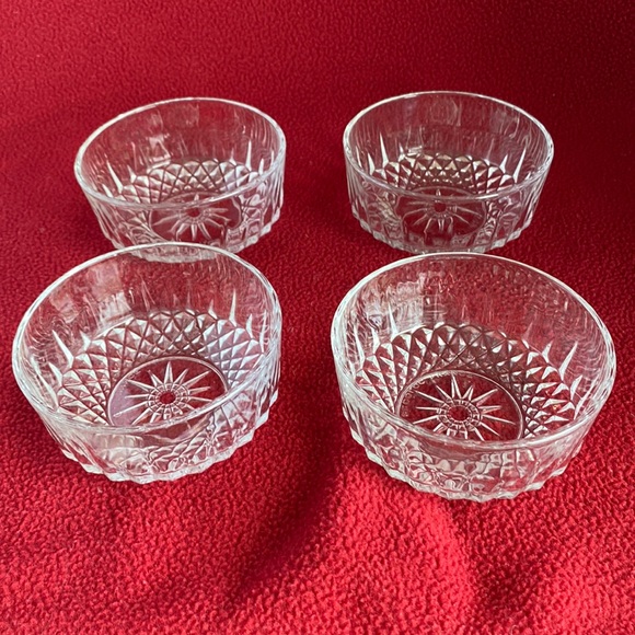 Arcoroc Other - Arcoroc France 4 pc Bowl Star Crystal Glass